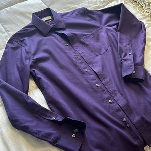 Men’s slim fit dress shirt